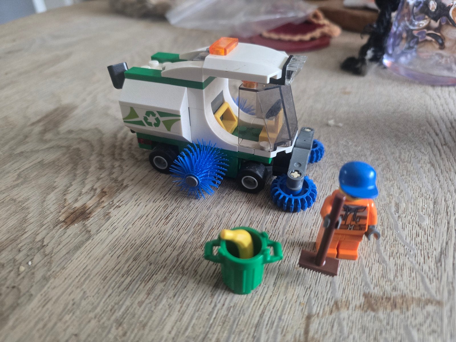 LEGO City 60249 Straatveger met minifiguur en accessoires, Lego, Ophalen of Verzenden, Complete set, Inclusief instructies