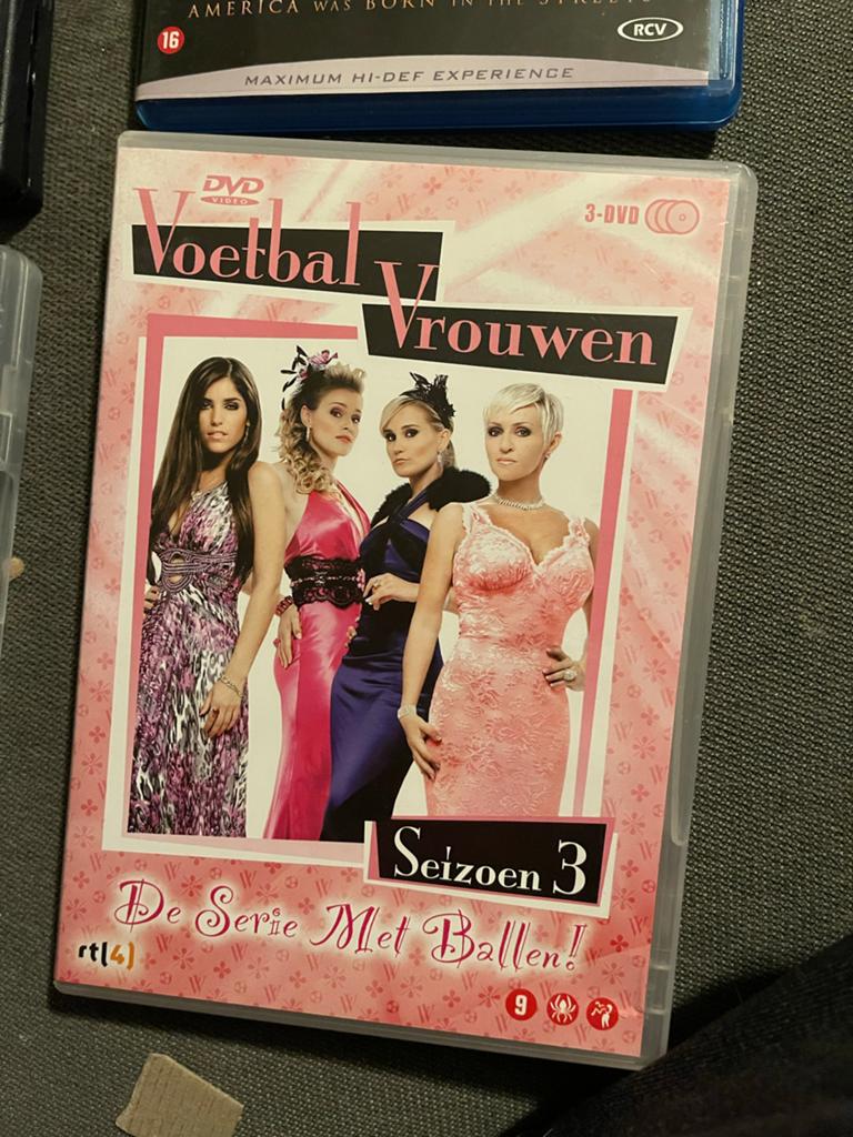 Voetbal Vrouwen - Seizoen 3 (3-DVD Boxset), Vanaf 9 jaar, Ophalen of Verzenden, Zo goed als nieuw, Drama
