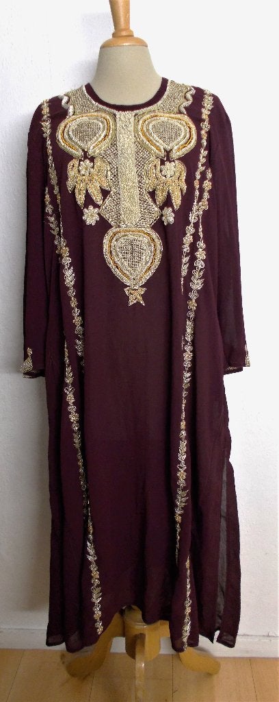 Oosterse  wijnrode kaftan jurk met goud draad bewerkt! 40, Maat 38/40 (M), Overige kleuren, Verzenden, Zo goed als nieuw