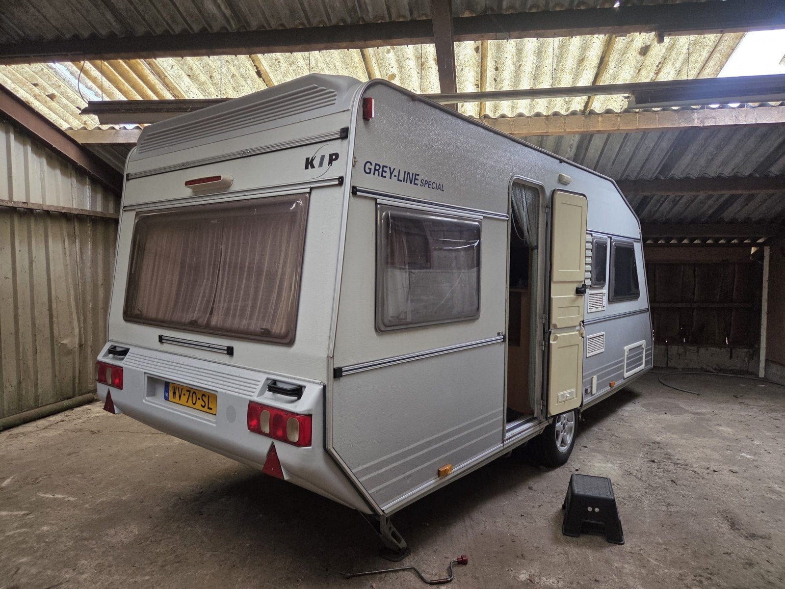 Kip Greyline 50 TRZ (1999) met mover en voortent, Particulier