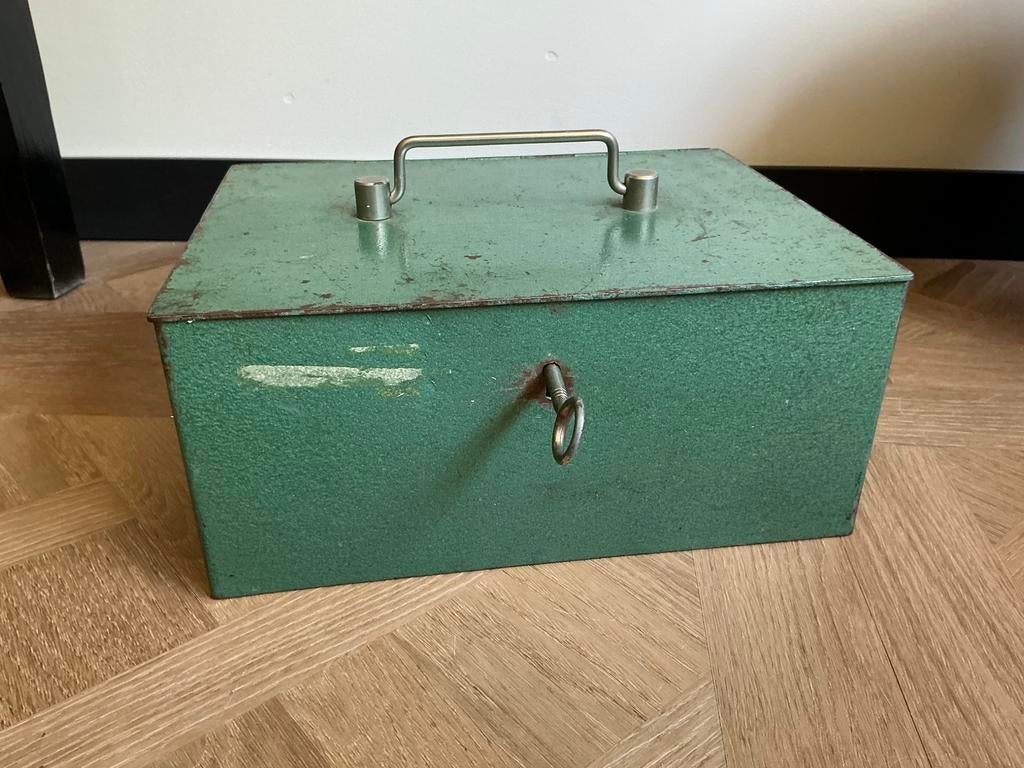 Ijzeren geldkist,groene geldkist,brocante geldkist, Ophalen, Gebruikt, 50 tot 100 cm, Minder dan 50 cm