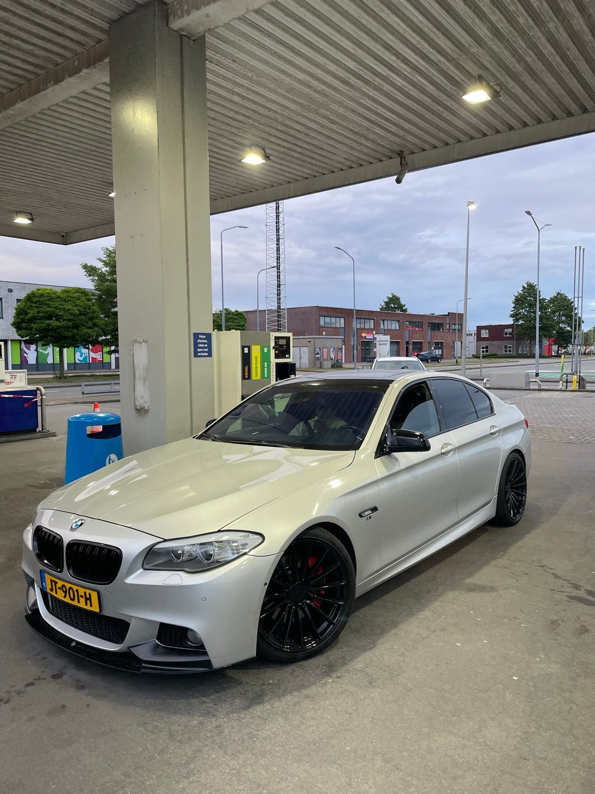 BMW 5-Serie 528I 180KW Sedan X-drive 2013 Grijs, Auto's, Automaat, 4 cilinders, 2000 kg, Vierwielaandrijving
