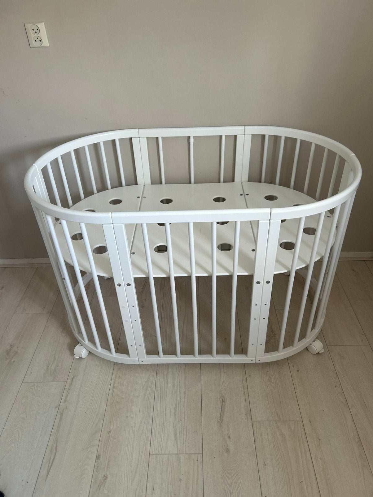 Ovaal 7-in-1 ledikant baby bedje, Kinderen en Baby's, Ophalen of Verzenden, Zo goed als nieuw, Ledikant