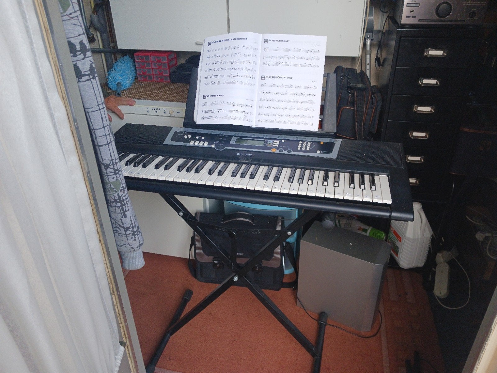 Goed werkende keyboard voor een leuke prijs, Ophalen, Yamaha, Met standaard, 61 toetsen
