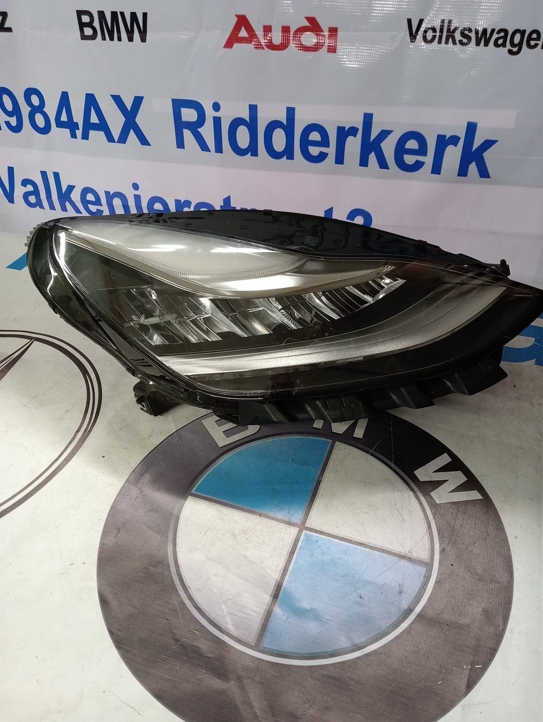 Tesla Model 3 / Y KOPLAMP 107737200L, Gebruikt, -, Overige automerken, -