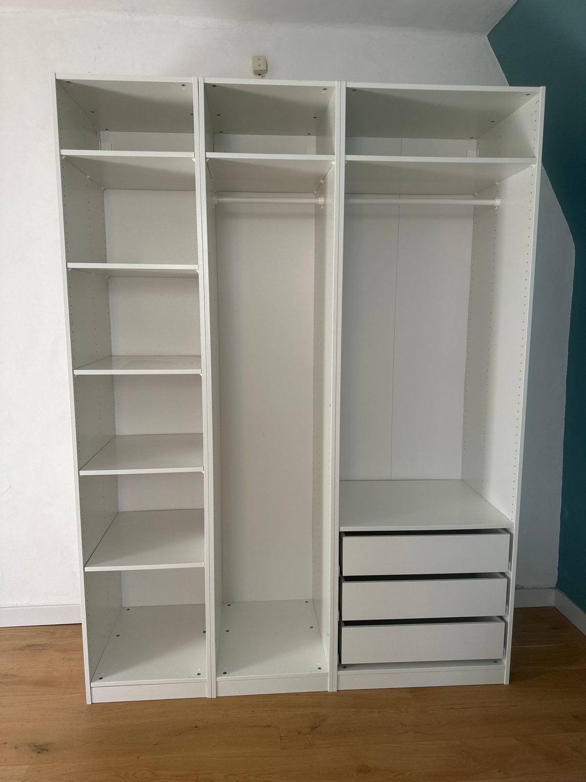 Witte kast met veel opbergruimte en lades, Overige materialen, Gebruikt, 100 tot 150 cm, 200 cm of meer