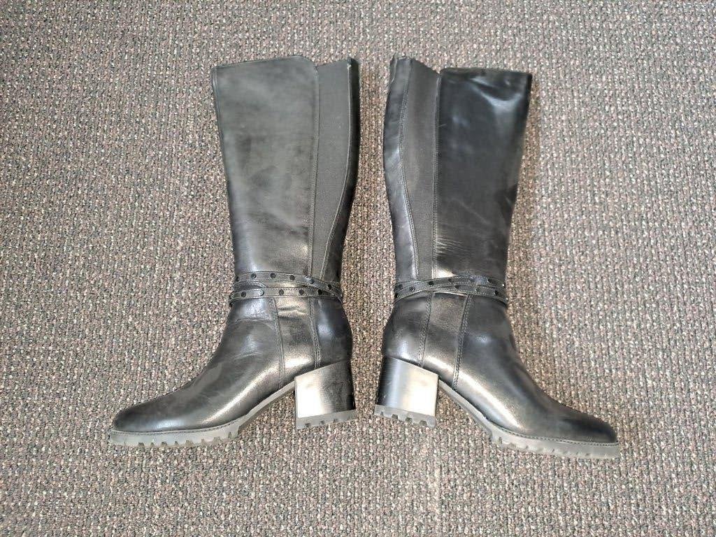 Te koop dameslaars brede schacht maat 39 merk Tamaris, Tamaris, Hoge laarzen, Zwart, Ophalen of Verzenden