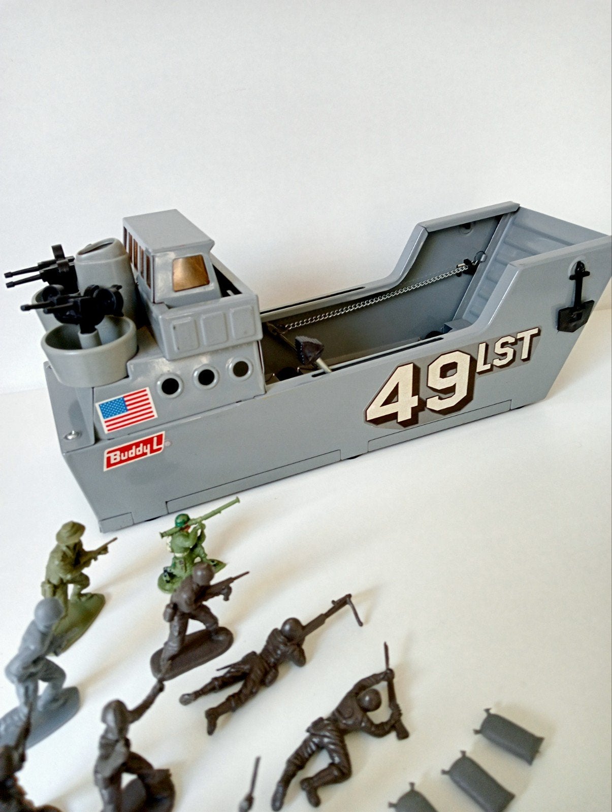 Vintage Buddy L LST 49 Landing Craft met voertuigen  figuren, Ophalen of Verzenden