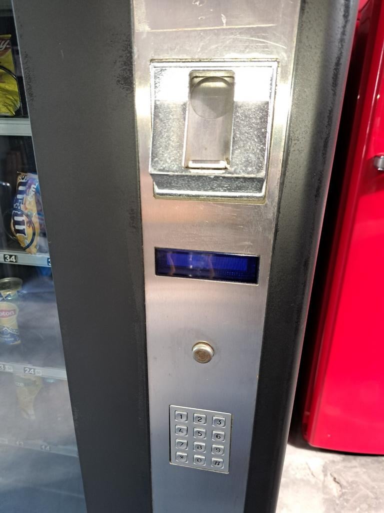 Vendo combi automaat gekoeld, Ophalen