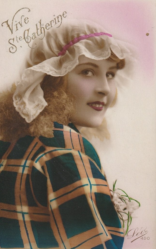 MEISJE JURK HOEDJE BEGIN 1900 ZEER MOOI OUDE KAART KO616, Ophalen of Verzenden, 1920 tot 1940, Ongelopen, Overige thema's