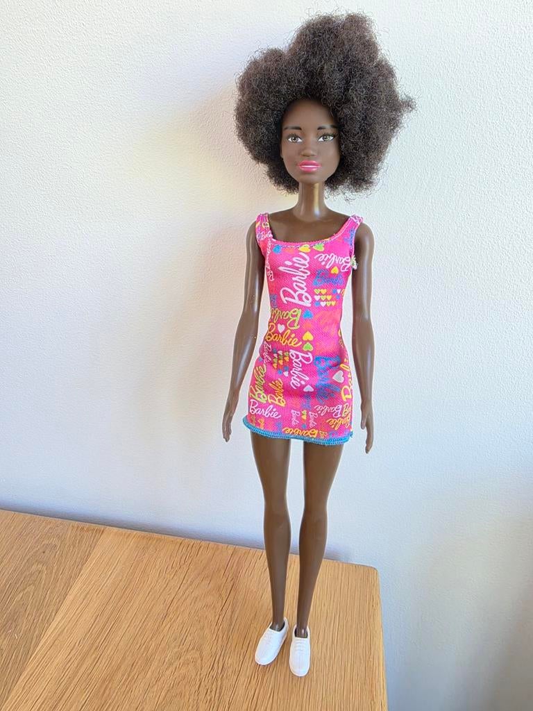 Donkere Barbie Mattel pop, Kinderen en Baby's, Speelgoed | Poppen, Ophalen of Verzenden, Zo goed als nieuw, Barbie