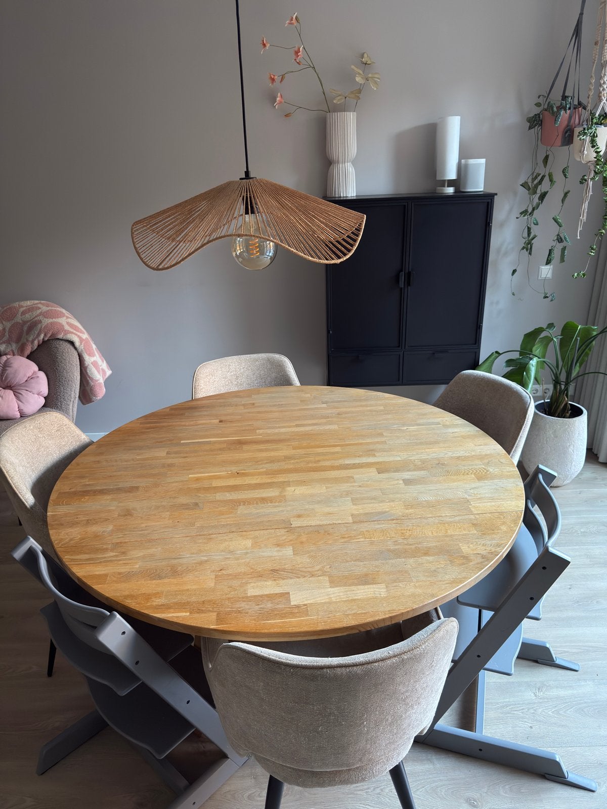 Eiken houten Eettafel + 4 stoelen van WOOOD, Ophalen, Zo goed als nieuw, Rond, 100 tot 150 cm