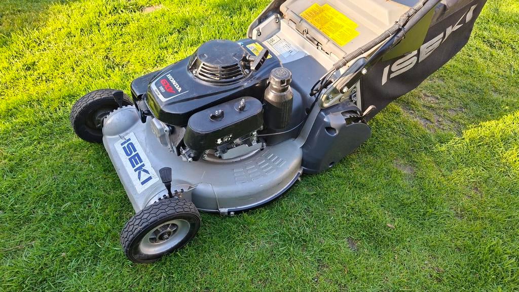 Iseki sw 8210  Pro benzine  walsmaaier 2023, Ophalen, Cirkelmaaier, Gebruikt, Benzine-grasmaaier