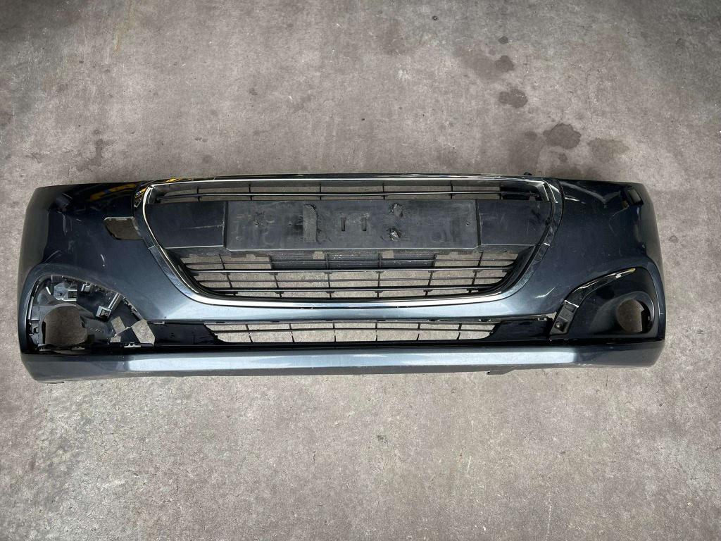voorbumper 208 9810513777 gril vanaf 2015 facelift, Gebruikt, Voor, Frankrijk, Info@peugeot.com