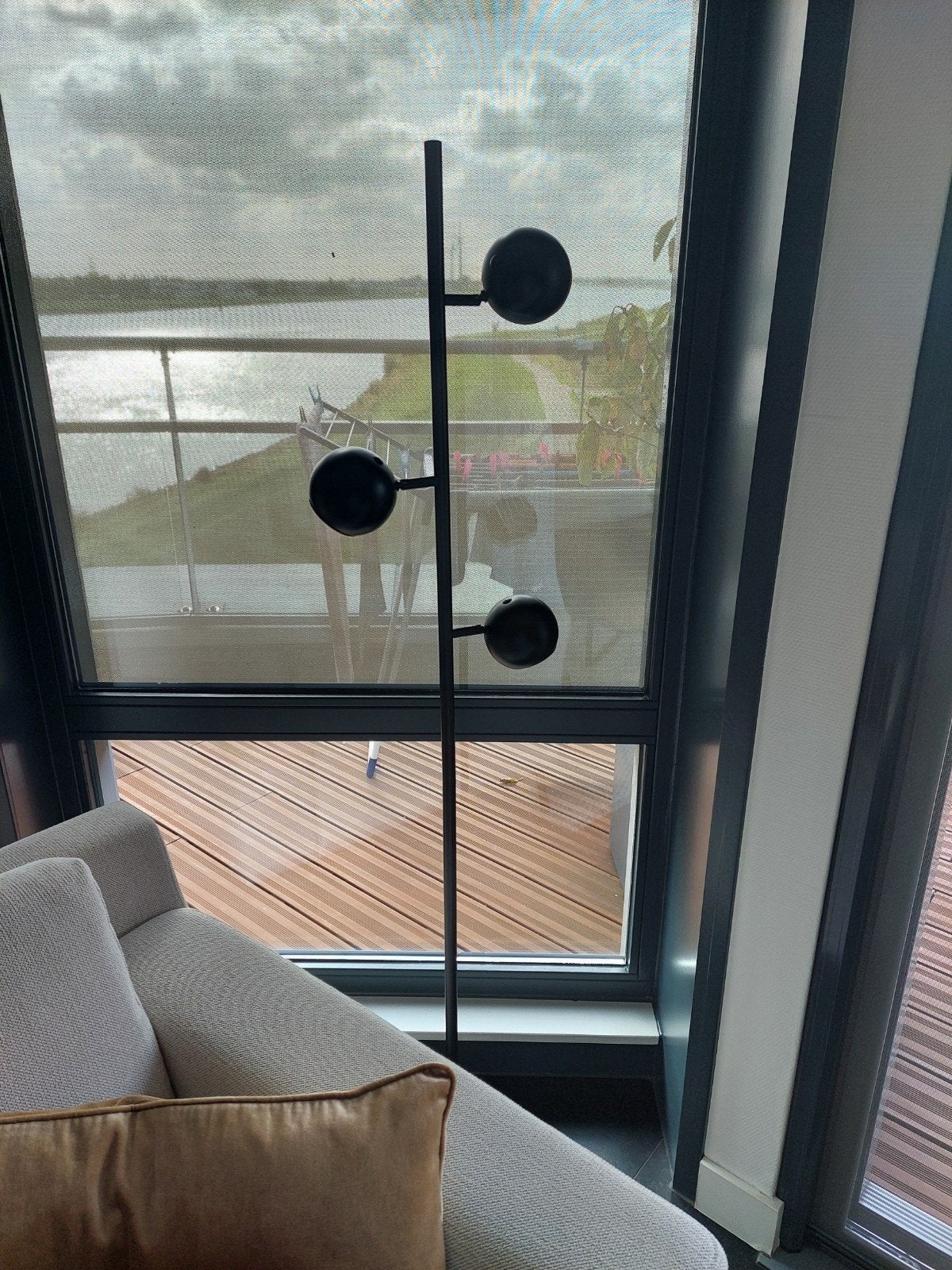 zwarte 3-lichts vloerlamp. Hotel chique., Huis en Inrichting, Ophalen, Zo goed als nieuw