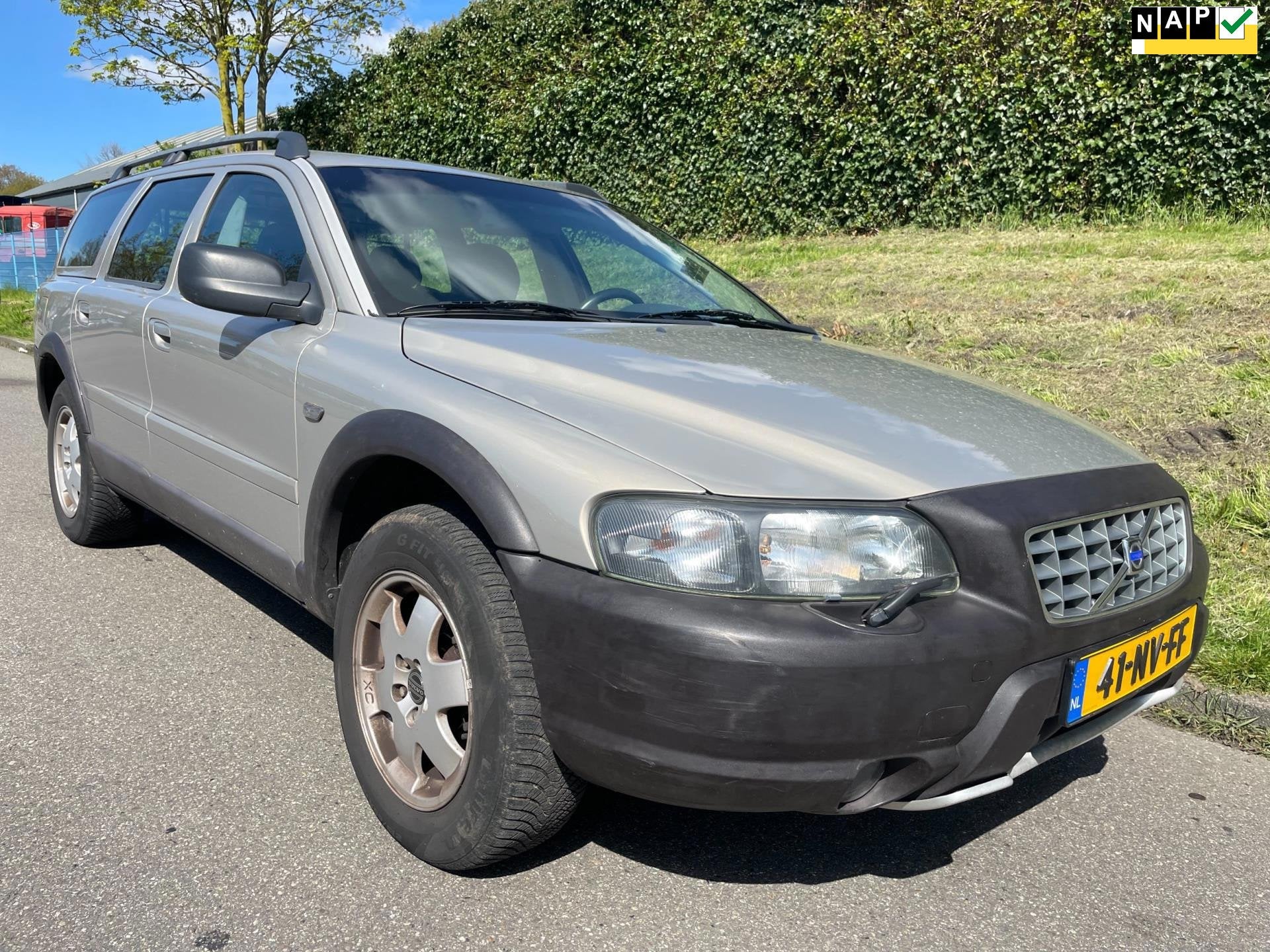 Volvo XC70 2.5 T AWD Geartronic BENZINETANK LEK, Automaat, Stoelverwarming, Zwart, XC70