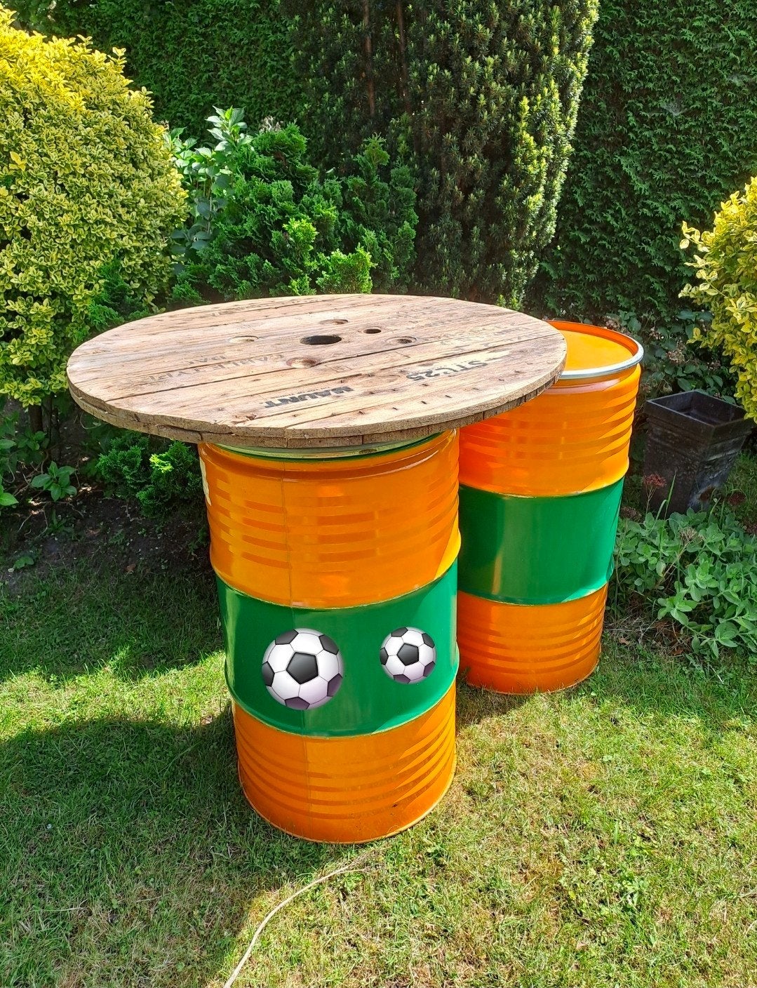 Statafel in Oranje groen, Ophalen