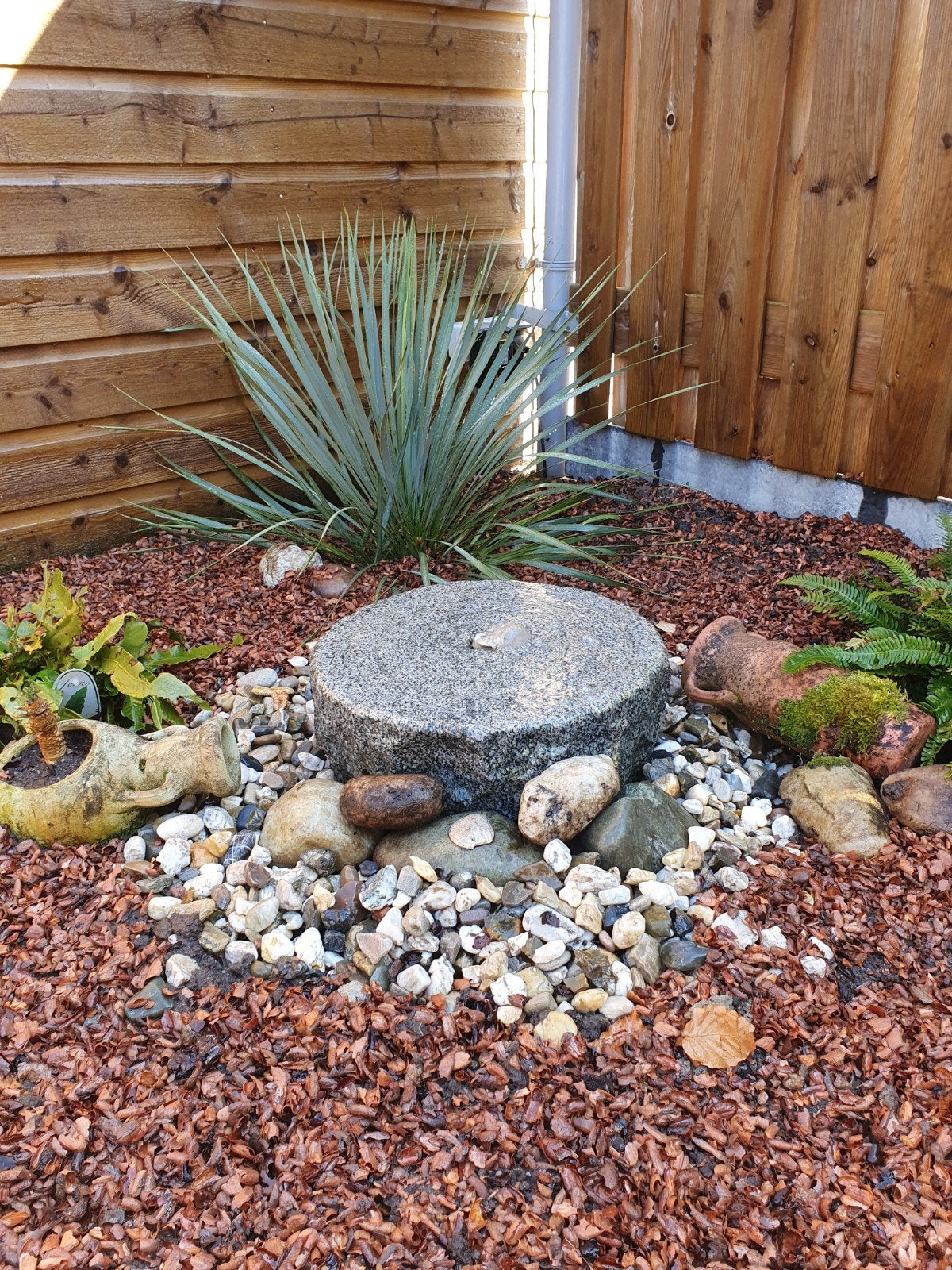 Stenen fontein met pomp - Vorstbestendig, Ophalen, Gebruikt, Graniet, Fontein