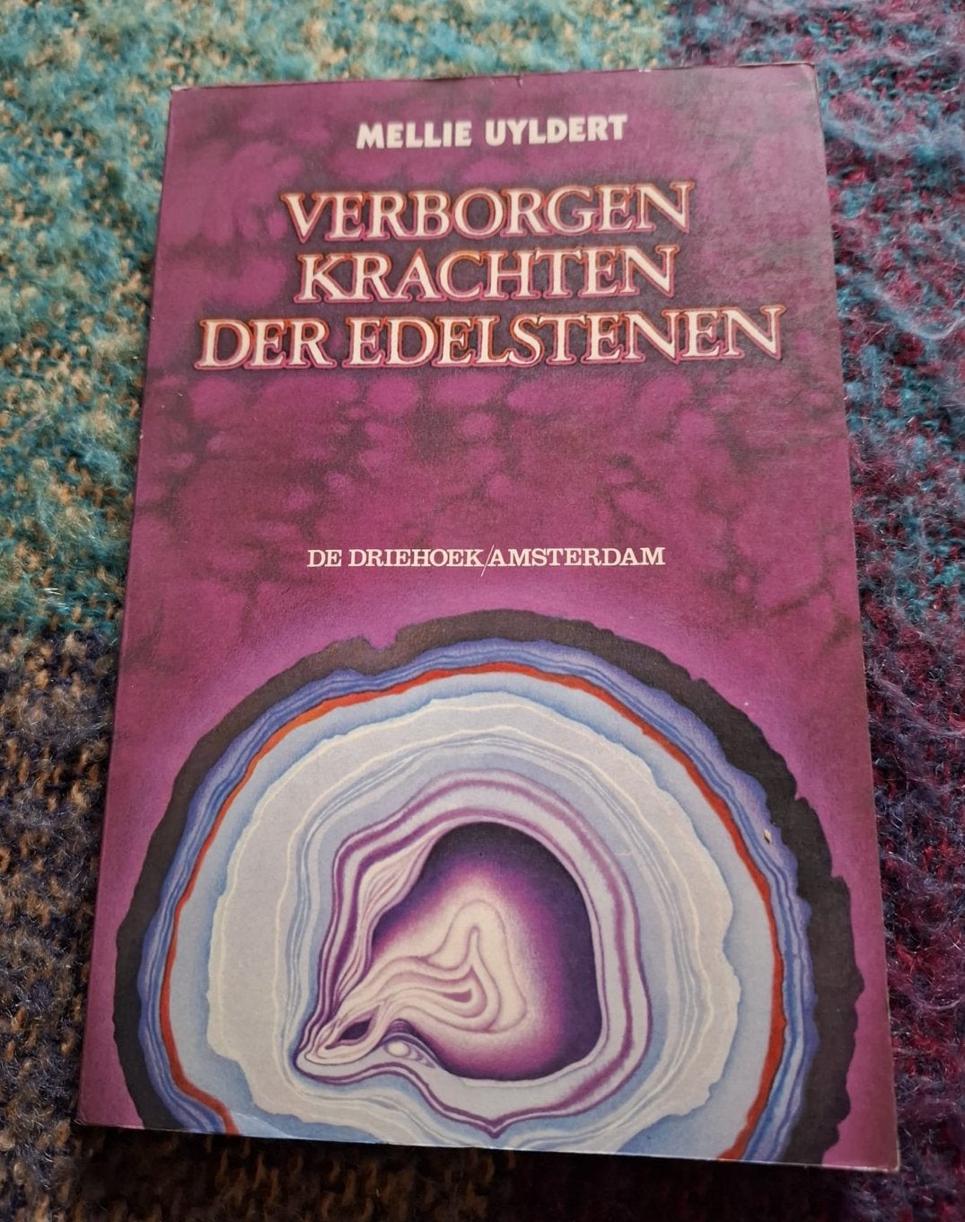 Verborgen Krachten der Edelstenen - Mellie Uyldert, Ophalen of Verzenden, Gelezen, Spiritualiteit algemeen, Achtergrond en Informatie
