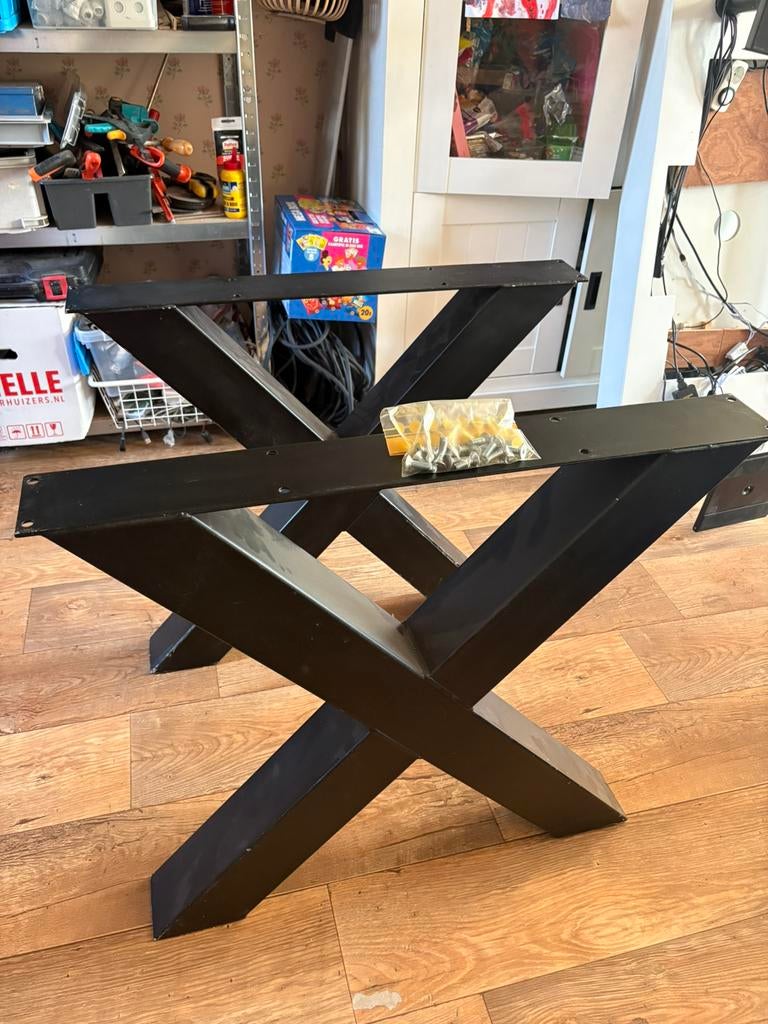 Zware stalen poten mat zwart, Ophalen, Zo goed als nieuw, Rechthoekig, 50 tot 100 cm
