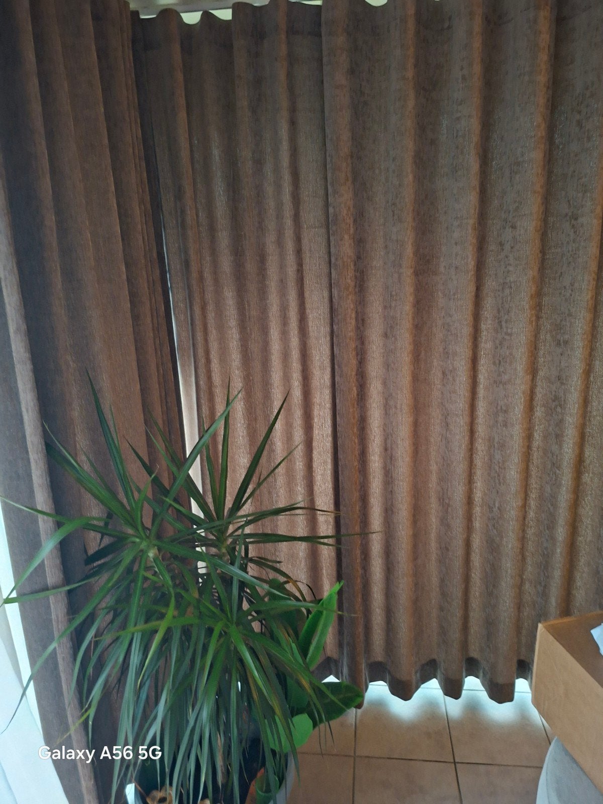 Wave plooien gordijn - river Taupe  kleur  van Veneta 1, Huis en Inrichting, Inclusief montageonderdelen, Bruin, Nieuw, Ophalen of Verzenden
