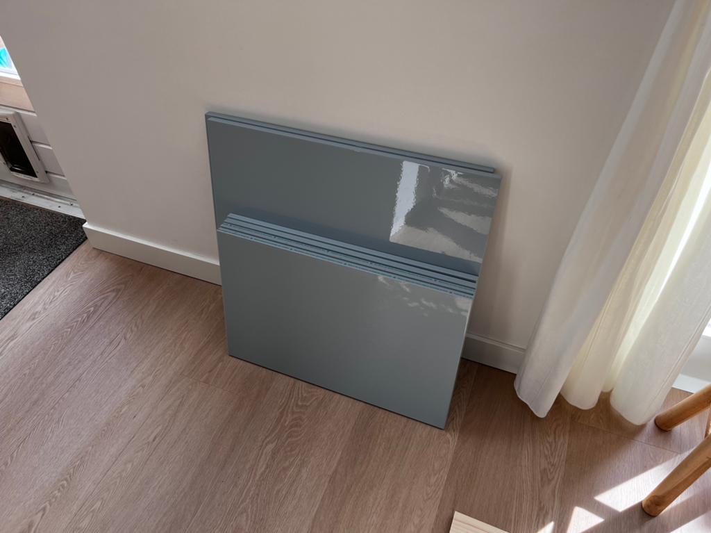 Besta IKEA hoogglans lichtgrijs 2x deur van 60x64, Ophalen, Zo goed als nieuw, Minder dan 150 cm, Minder dan 25 cm