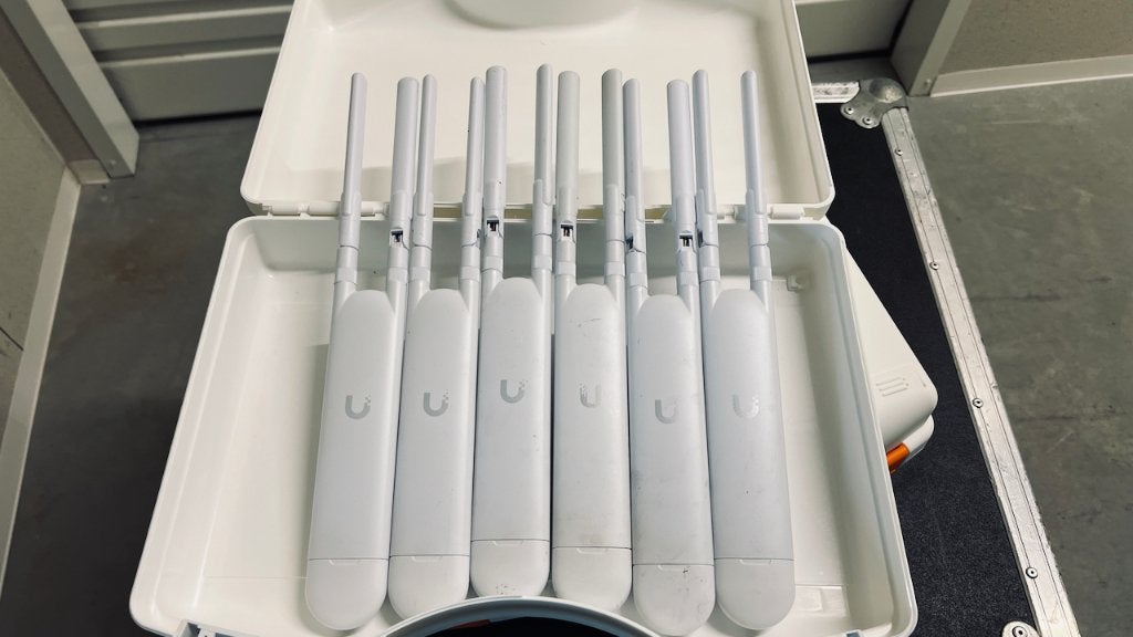 6x Ubiquiti UniFi UAP-AC-M / AC Mesh access points, Computers en Software, Accesspoints, Ophalen, Gebruikt, UBIQUITI