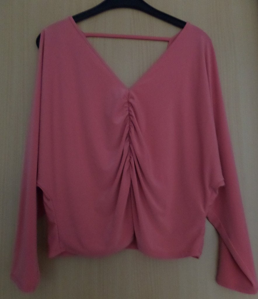 Apart oudroze shirt maat M met openingen op de armen, Kleding | Dames, Maat 38/40 (M), Ophalen of Verzenden, Zo goed als nieuw