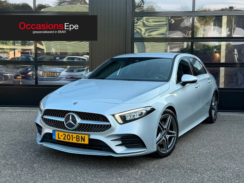 Mercedes-Benz A-Klasse A200 AMG Edition LED Camera, Auto's, Gebruikt, Euro 6, 4 cilinders, 163 pk