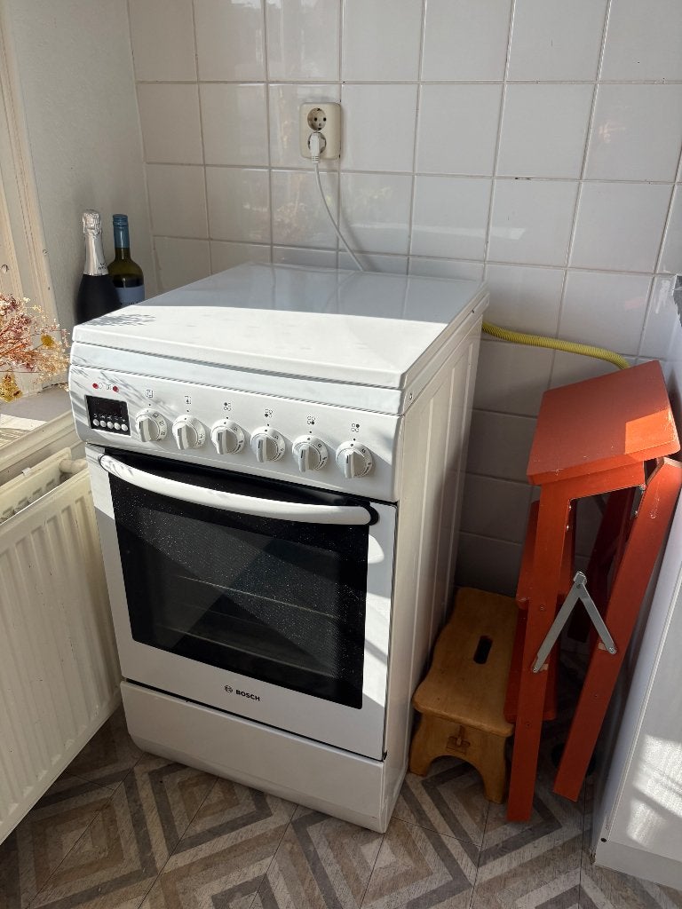 Bosch 4-pits gasfornuis met elektrische oven, werkt goed, Ophalen, Gebruikt, 4 kookzones, Gas