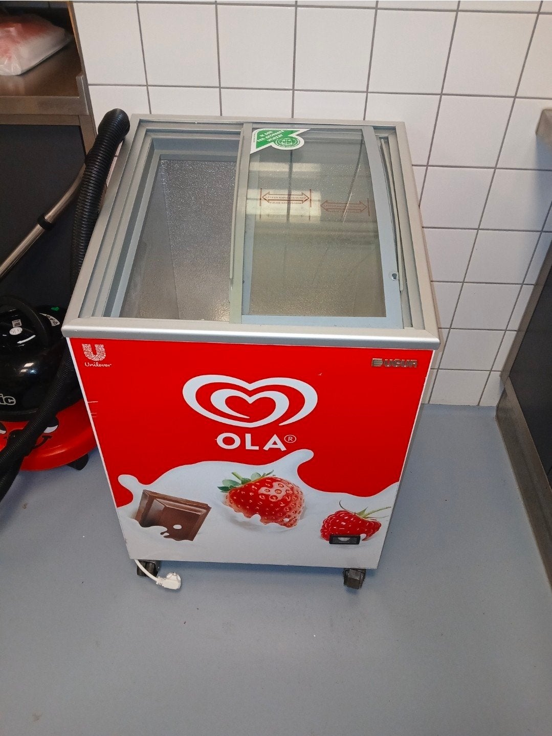 Ola vriezer 85 liter - Gebruikt maar in zeer goede staat, Witgoed en Apparatuur, Vrieskist, Gebruikt, Minder dan 85 cm, Minder dan 60 cm