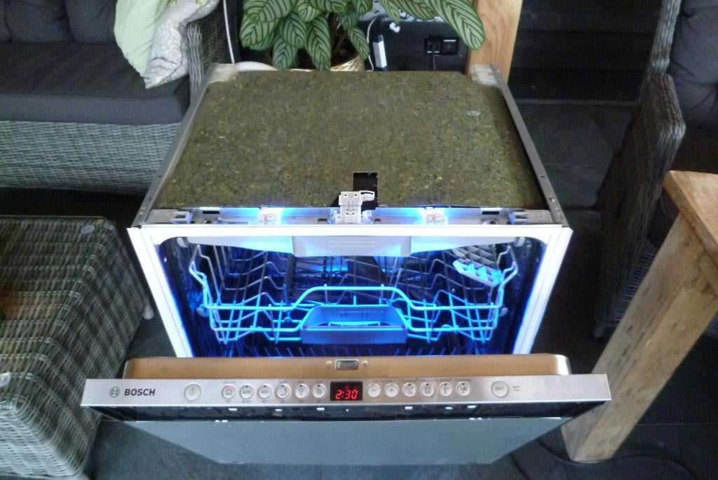 zgan bosch vaatwasser interiorLight vol geïntrigeerd A++, Ophalen, Minder dan 85 cm, Minder dan 10 liter, Zo goed als nieuw