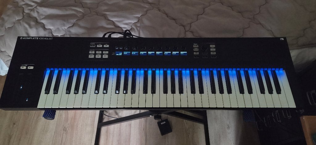 Native Instruments Komplete Kontrol S61, Ophalen, Gebruikt