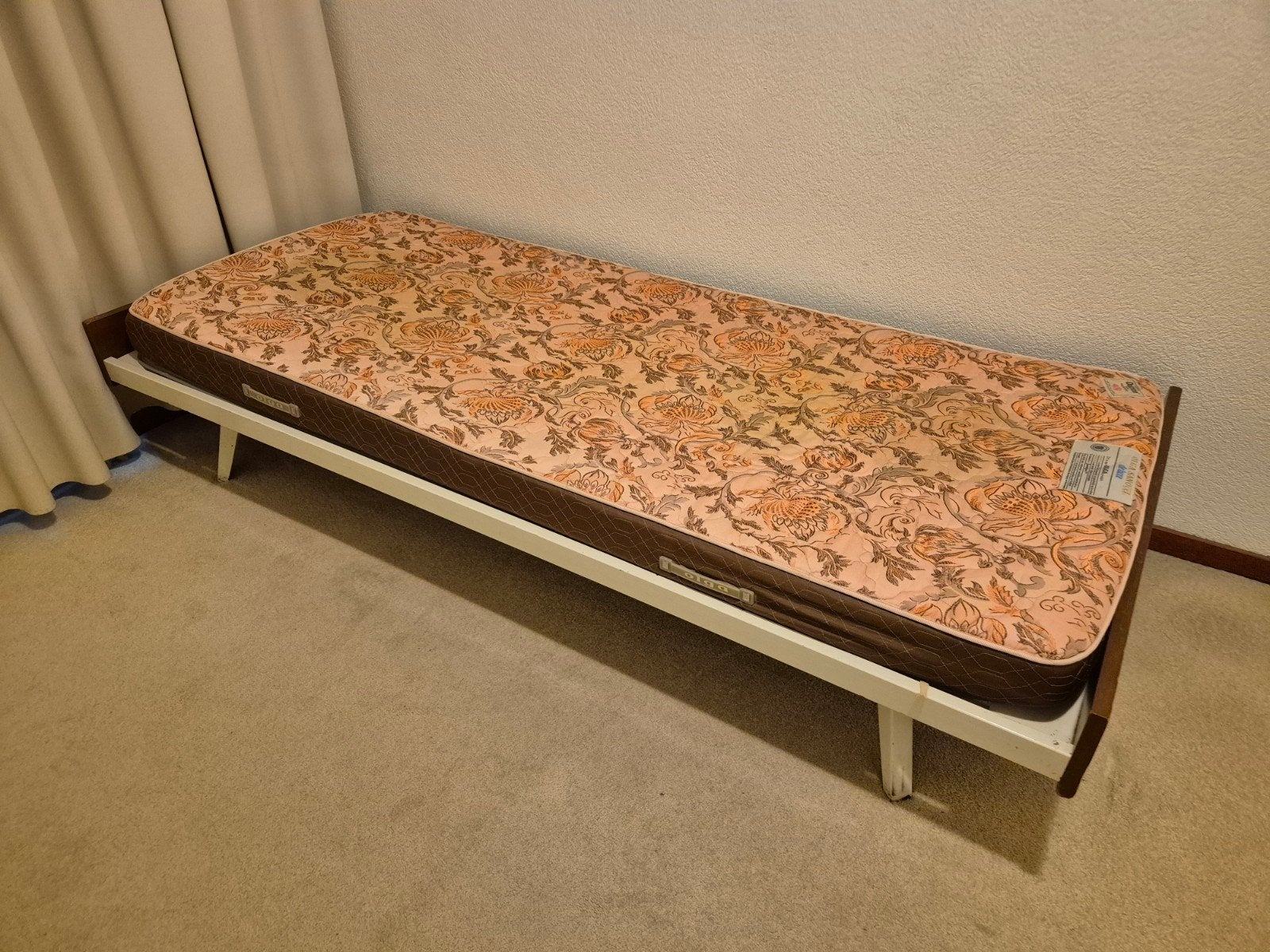 GRATIS af te halen: 1 persoons bed, Huis en Inrichting, Ophalen, Gebruikt, Eenpersoons, Wit