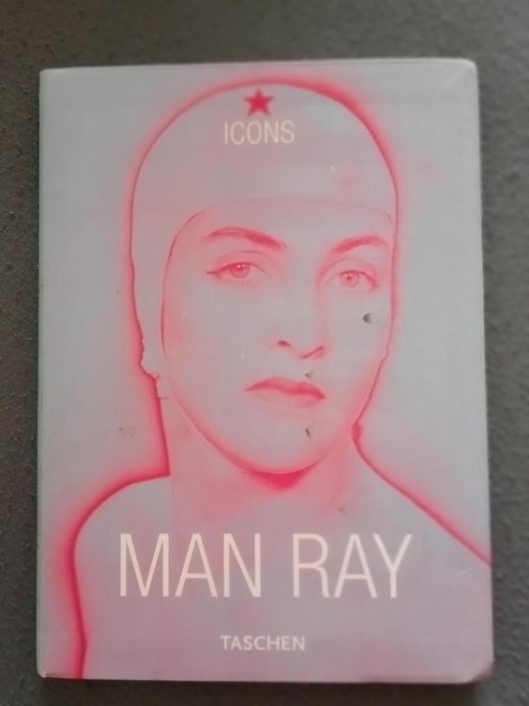 Icons: Man Ray - Fotografie Boek (Taschen), Ophalen of Verzenden, Gelezen, Fotografie algemeen, Man Ray
