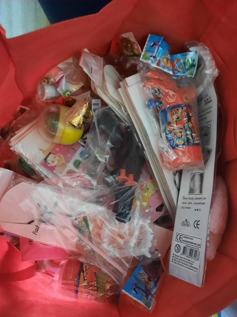 140 nieuwe kadootjes - grabbelton - troostbingo -  7 cent ps, Ophalen of Verzenden, Nieuw, Jongen of Meisje