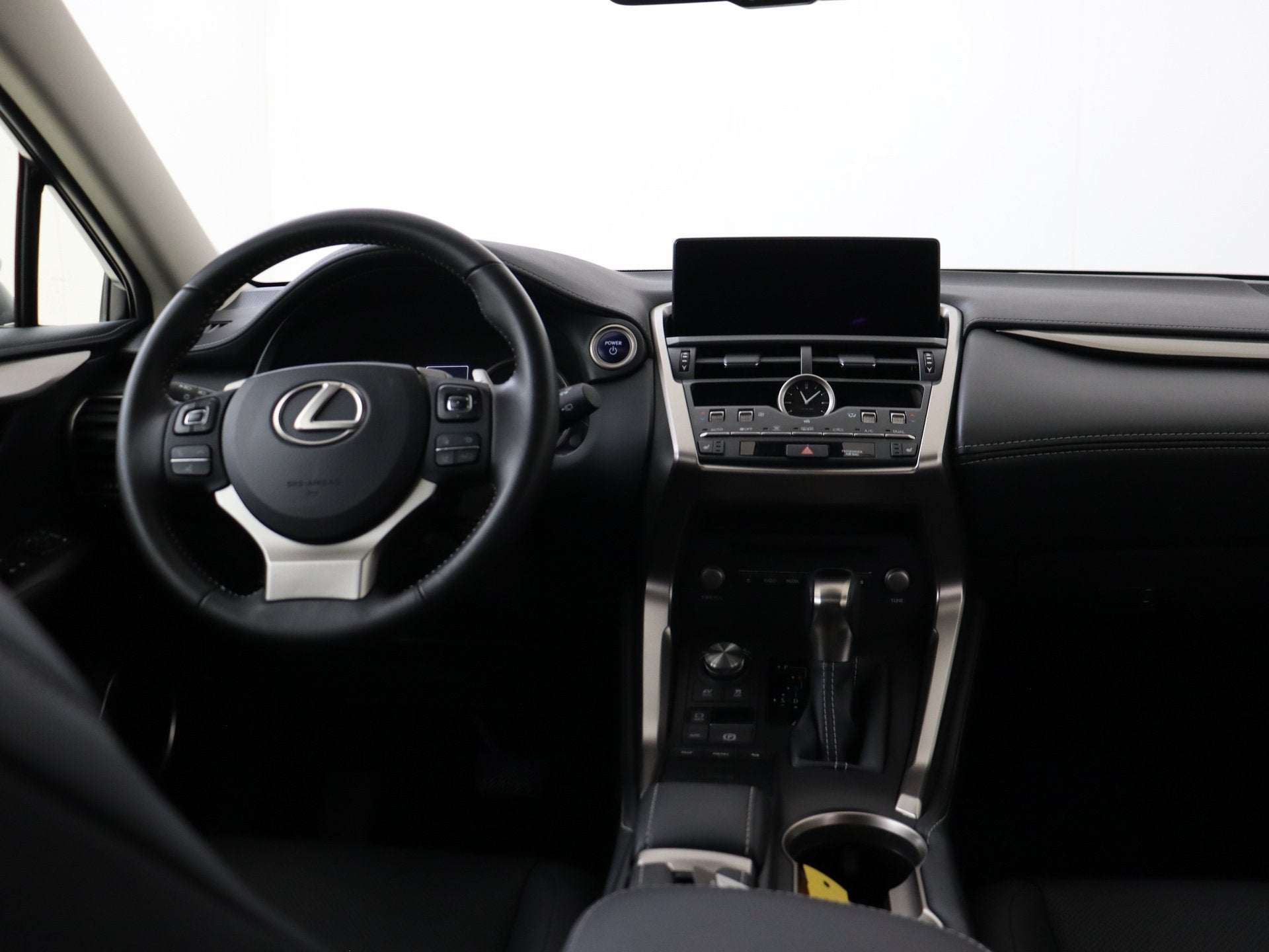 Lexus NX 300h AWD Luxury Line | Dealer Onderhouden | Schuif/, Auto's, Automaat, Gebruikt, 1760 kg, Leder