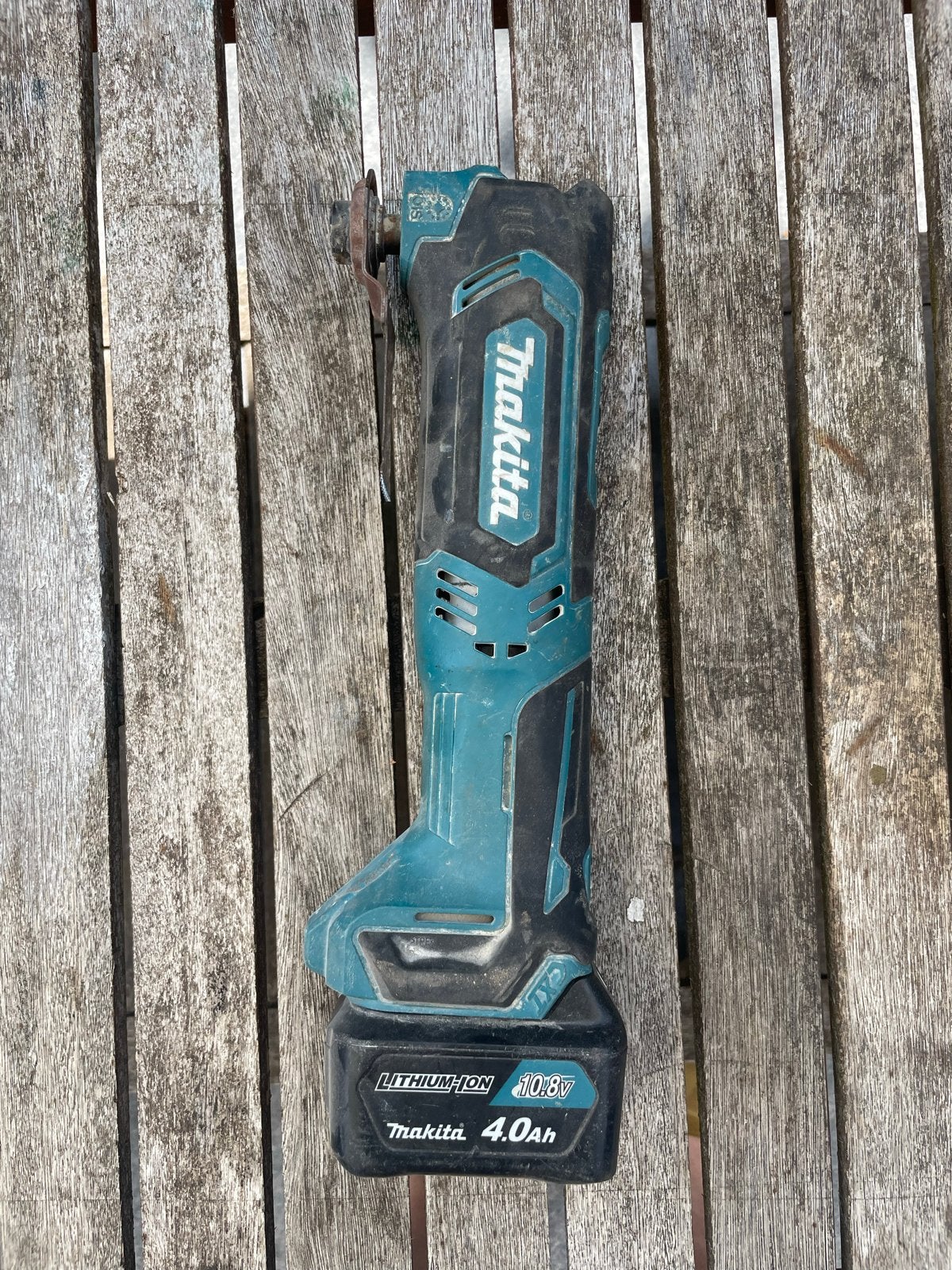 Makita TM30D Multitool 10.8V met 4.0Ah accu, Ophalen of Verzenden, Gebruikt