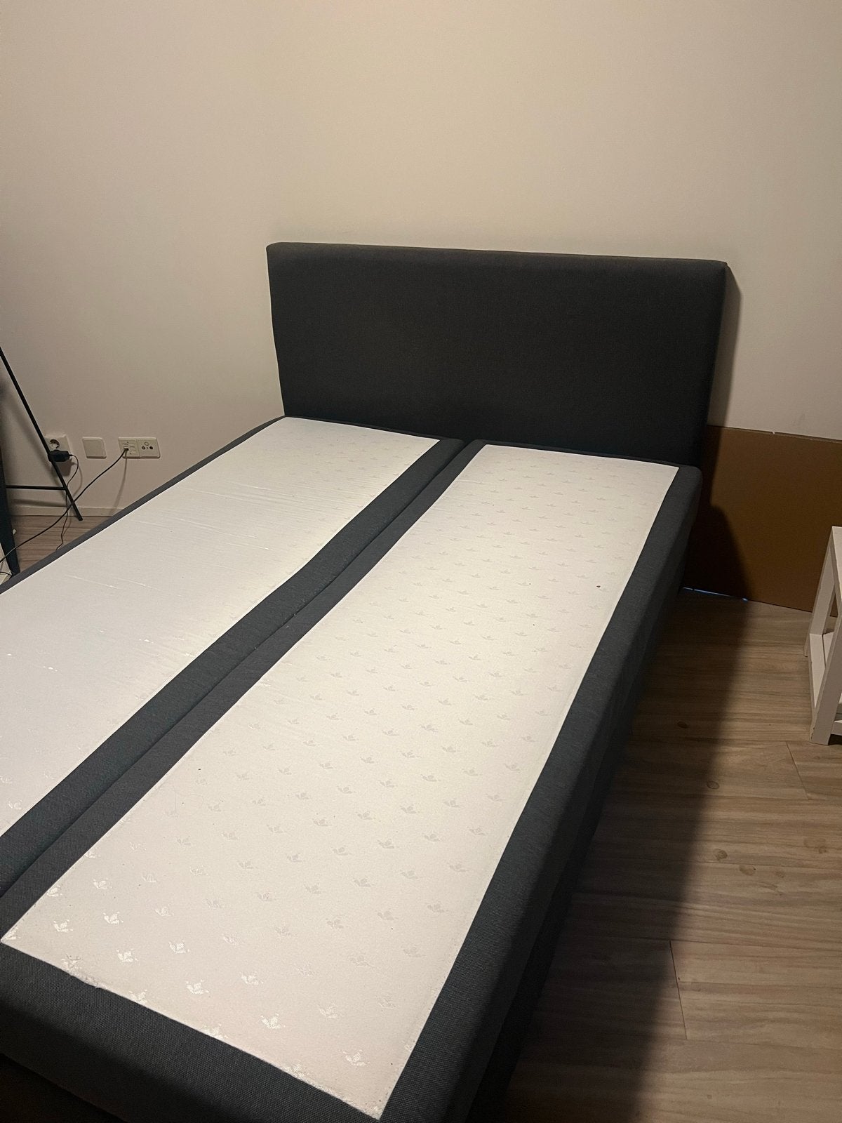 Tweepersoons boxspring bed 140x200 cm - makkelijk te vervoer, Ophalen, Gebruikt, Tweepersoons, 140 cm
