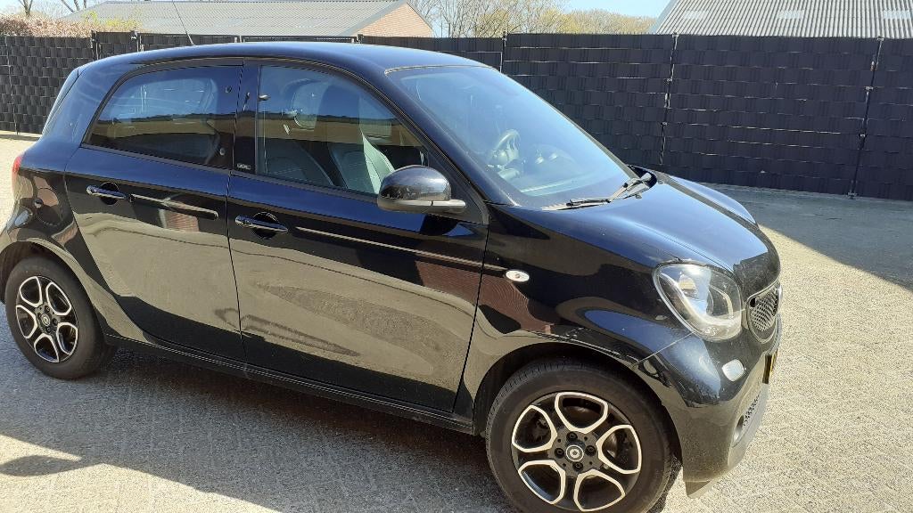 Smart ForFour 0.9 90pk Turbo S&S Twinamic 2016 Zwart, Auto's, Automaat, 898 cc, Achterwielaandrijving, 4 stoelen