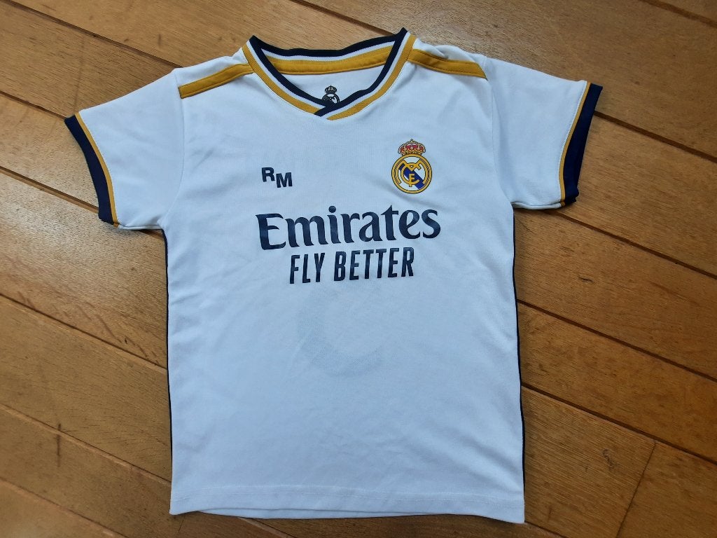 Real Madrid thuis voetbalshirt 2023/24 maat 140, Ophalen of Verzenden, Zo goed als nieuw, Jongen of Meisje, Jurk of Rok