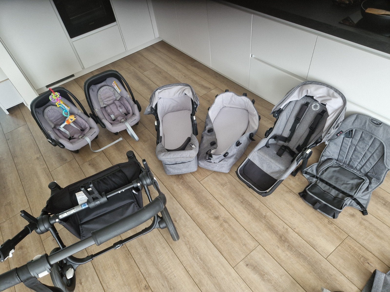 Complete tweeling kinderwagen set met autostoeltjes en reisw, Ophalen of Verzenden, Gebruikt, Overige merken