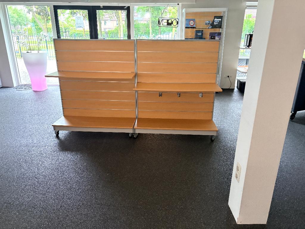 Winkel stelling met wielen en lamellenwand 7 stuks, Ophalen