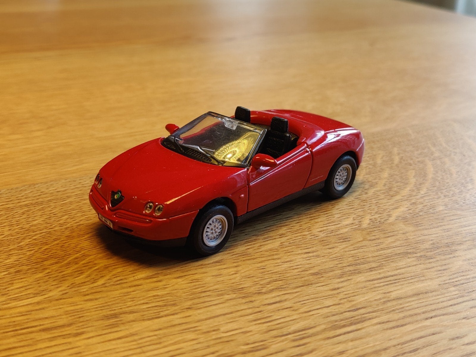 Welly Alfa Romeo Spider ROOD, Hobby en Vrije tijd, Ophalen of Verzenden, Auto