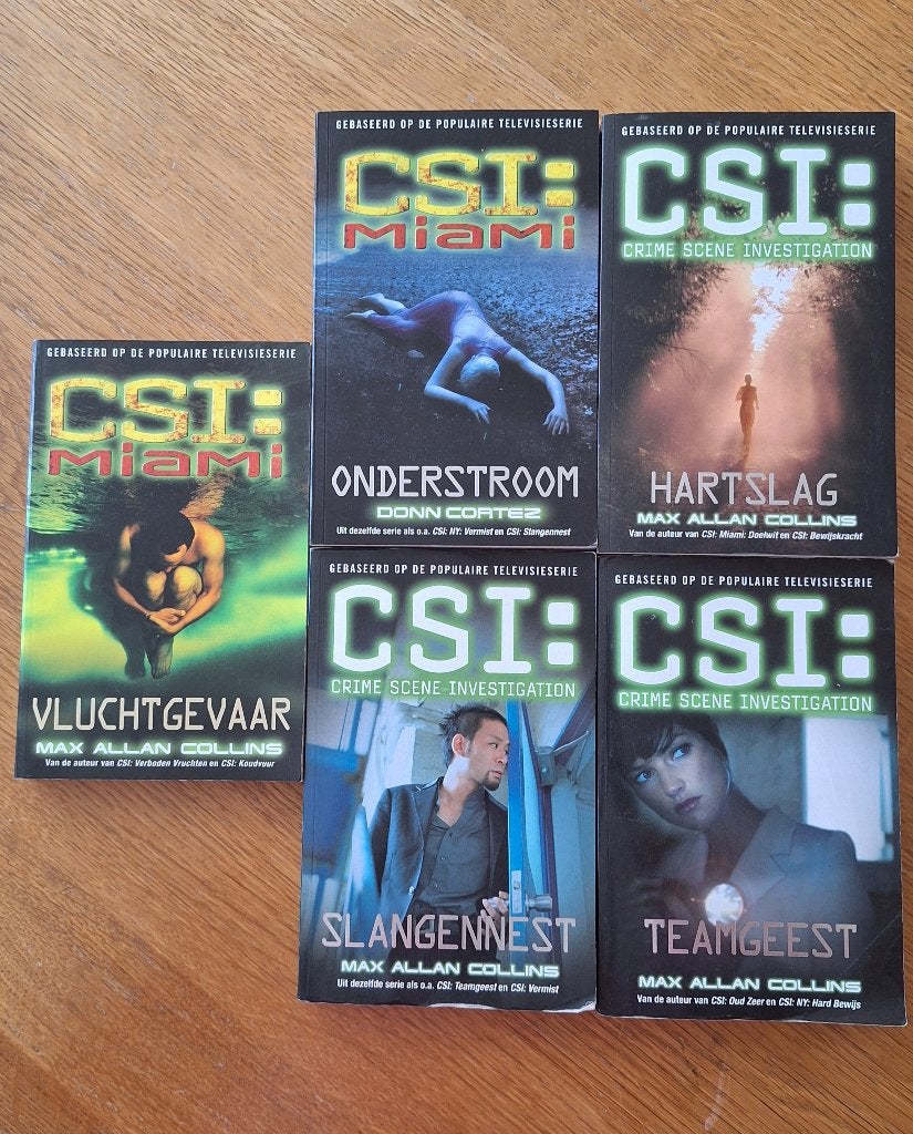 5 CSI boeken oa Slangennest, vluchtgevaar, hartslag, Boeken, Ophalen of Verzenden, Gelezen, Max Allan Collins