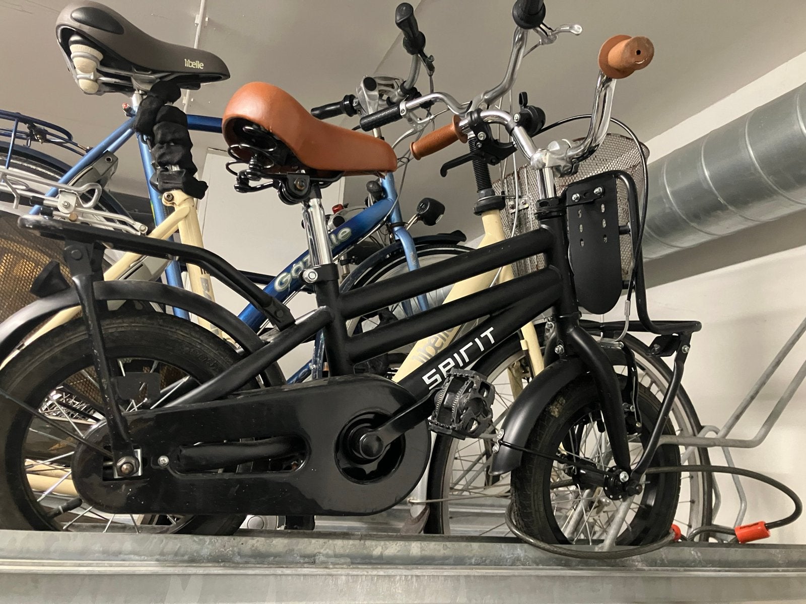 Foto 6 van Spirit kinderfiets - Zwart, robuust en klaar voor avontuur