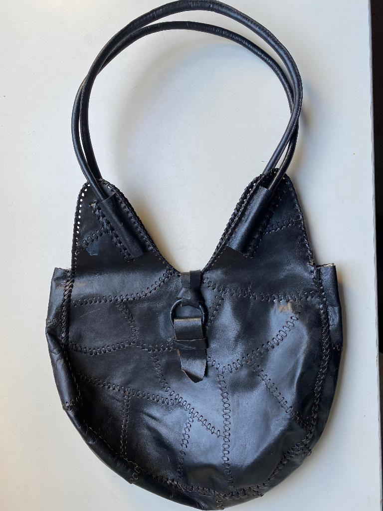 Zwarte leren handtas, Sieraden, Tassen en Uiterlijk, Tassen | Damestassen, Ophalen of Verzenden, Zo goed als nieuw, Zwart, Handtas