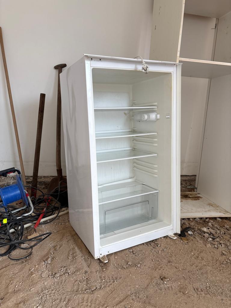 Witte bier koelkast zonder vriesvak - Gebruikt, Witgoed en Apparatuur, Ophalen, 120 tot 140 cm, 100 tot 150 liter, 45 tot 60 cm