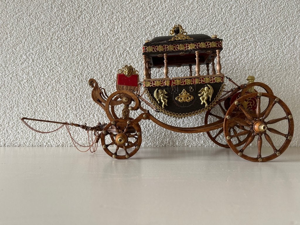Model Egyptische koets Ducale uit 1819, Hobby en Vrije tijd, Zo goed als nieuw, Ophalen, Overige merken, Groter dan 1:32