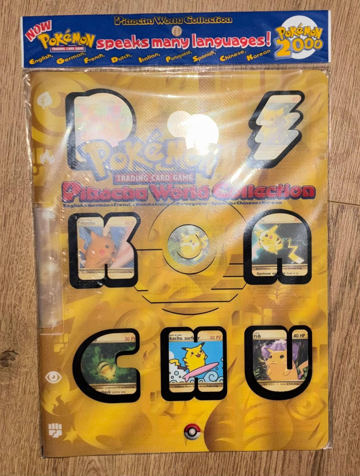Pikachu world collection 2000 factory sealed, Ophalen of Verzenden, Zo goed als nieuw, Boosterbox
